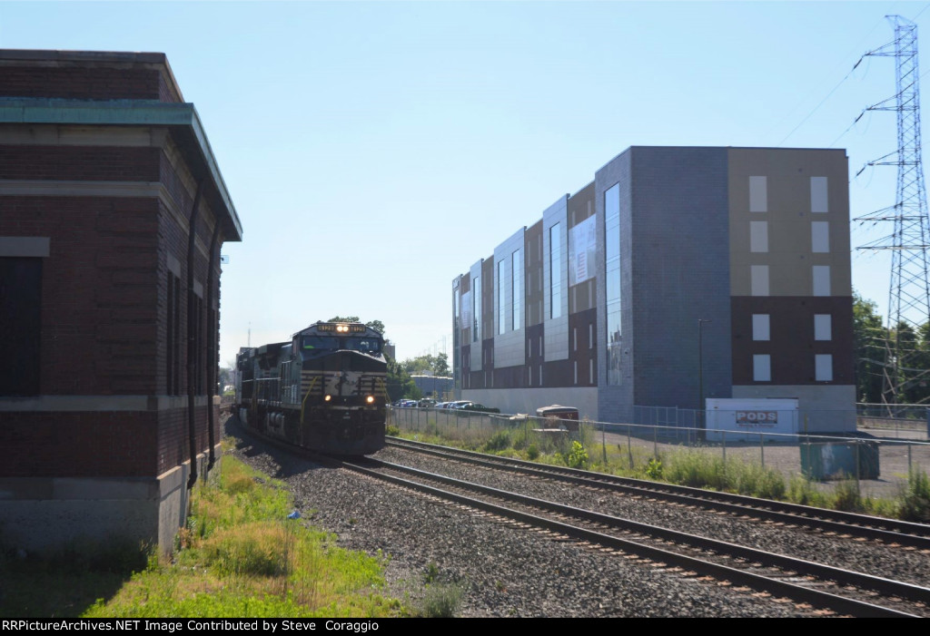 NS 4129 at The Old CNJ Station